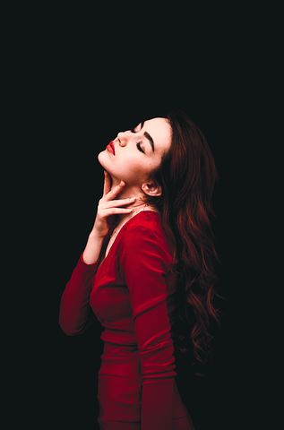 Medycyna estetyczna – czym jest i kiedy ma prawo pomóc?